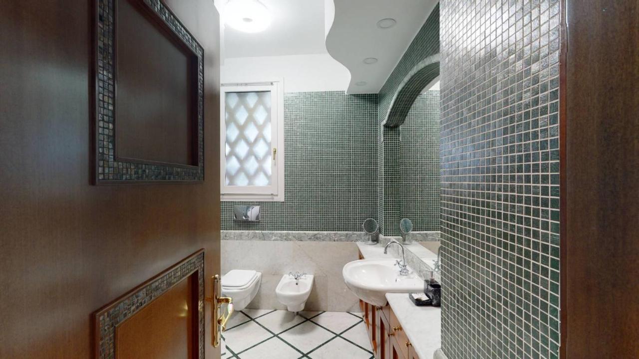 Pietra Papa Suite 99 Rome Bagian luar foto
